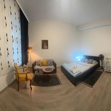 Ganze Klein Unterkunft 1100 Wien Extérieur photo